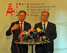 Bremens Bürgermeister Dr. Carsten Sieling und Sachsen-Anhalts Ministerpräsident Dr. Reiner Hasel  © Senatspressestelle 