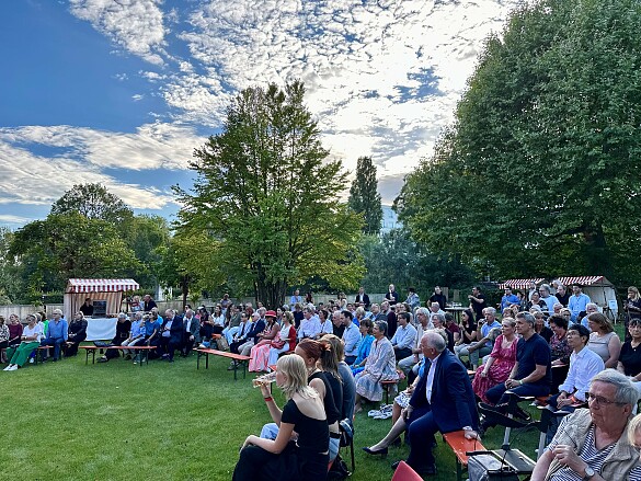 Eindrücke von der Veranstaltung "Shakespeare im Garten" in der Landesvertretung Bremen