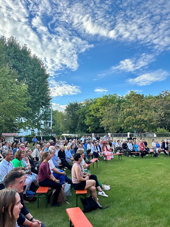 Eindrücke von der Veranstaltung "Shakespeare im Garten" in der Landesvertretung Bremen