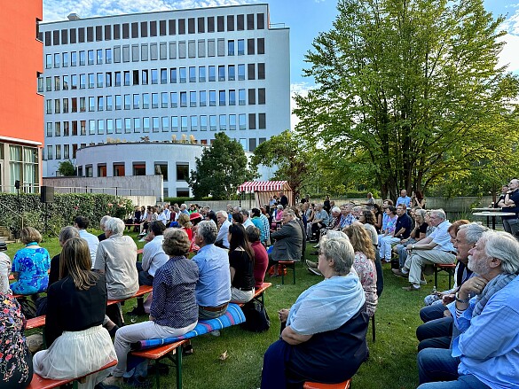 Eindrücke von der Veranstaltung "Shakespeare im Garten" in der Landesvertretung Bremen