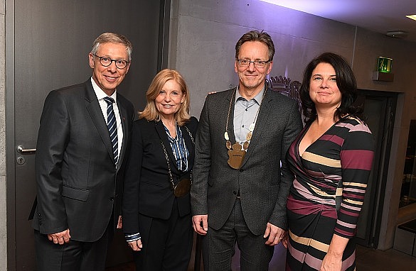 Bild: Dr. Carsten Sieling,  Sabine Postel, Holger Münch, Staatsrätin Ulrike Hiller